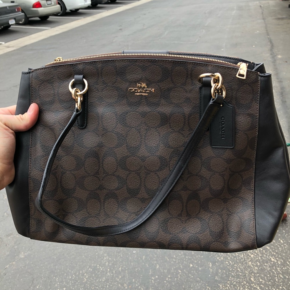 Woman’s coach purse condition 9/10
